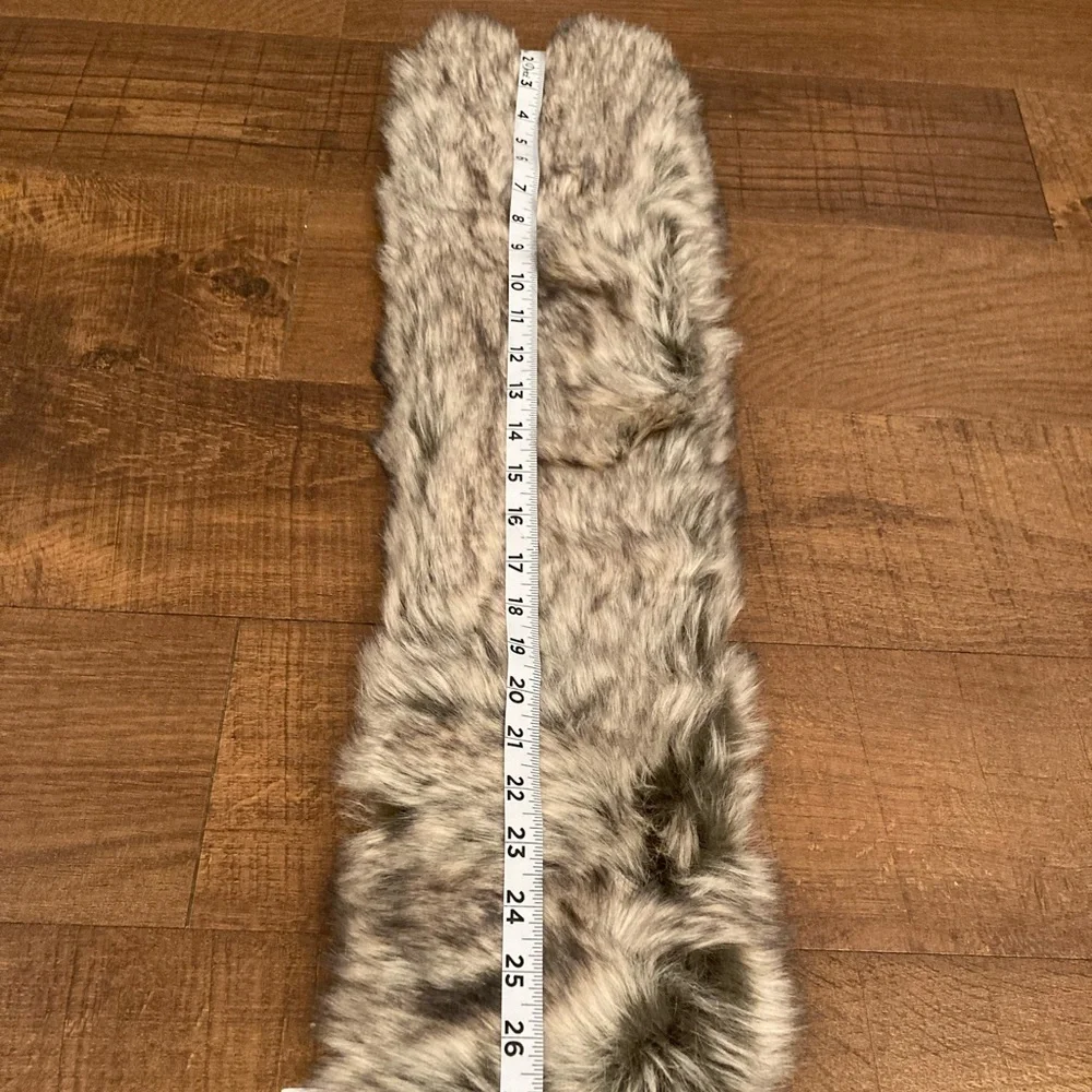Aspen Elegant Faux Fur Mob Wife Women's Pull Thru Scarf